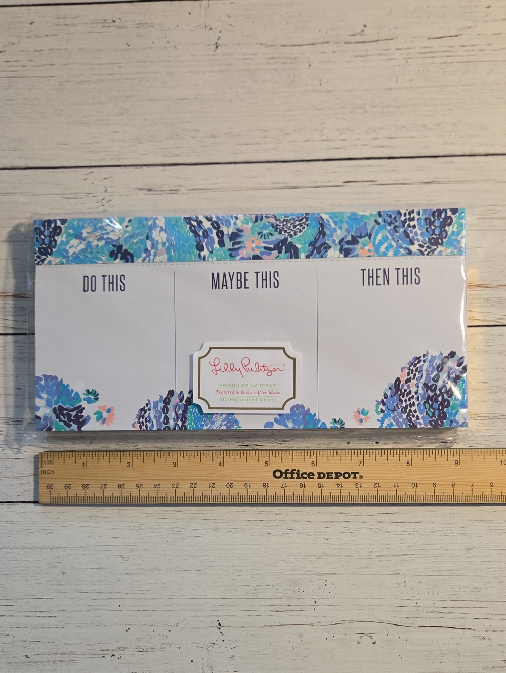 Lilly Pullitzer Priorities Notepad - Picture 3 of 5